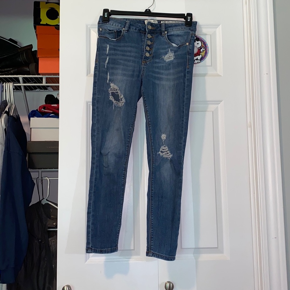 Indigo Rein lightly destructed jeans